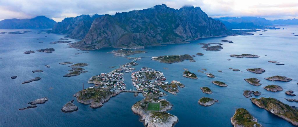 alt="Camping-car en Norvège - itinéraire aux Lofoten"